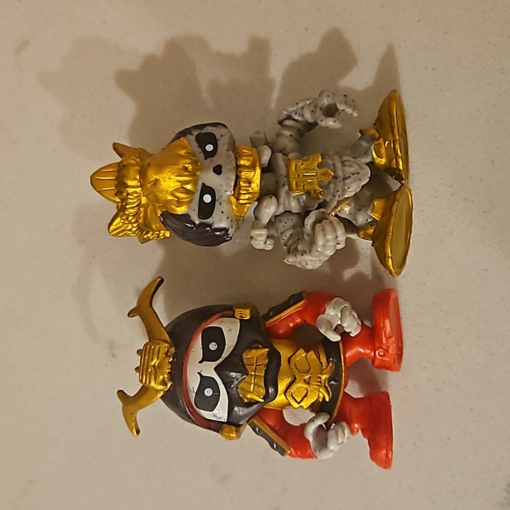 Moose Toy Treasure X King Gold Treasure Skeleton and warrior